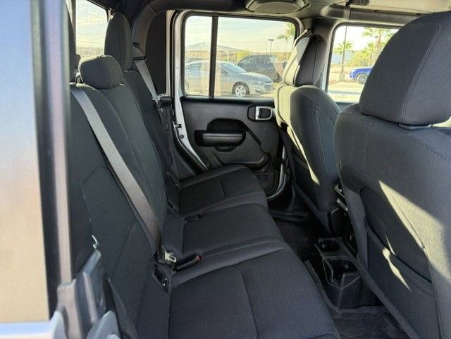 Used 2021 Jeep Gladiator Willys AWD/4WD image 6