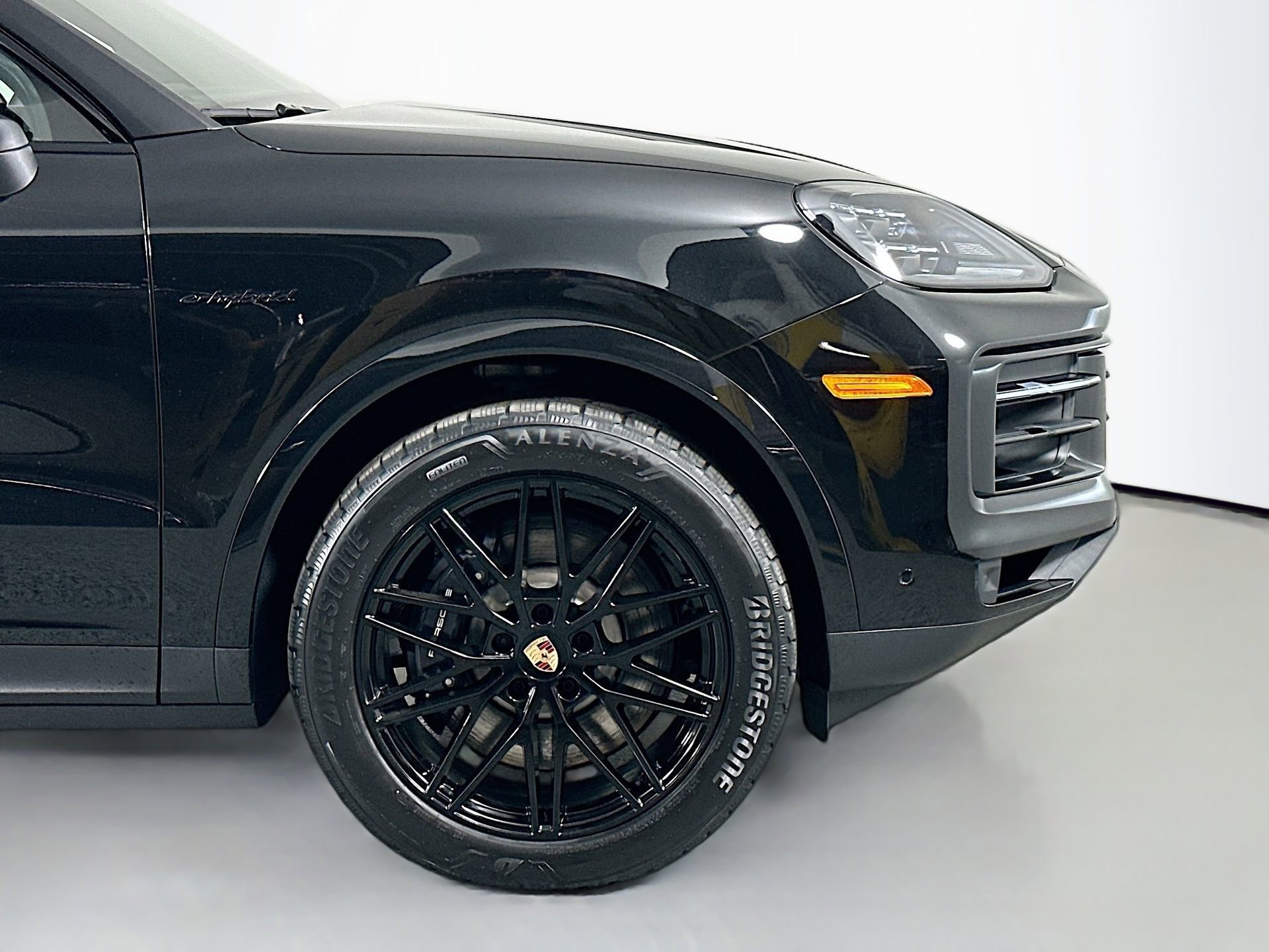 Certified 2025 Porsche Cayenne E-Hybrid image 14