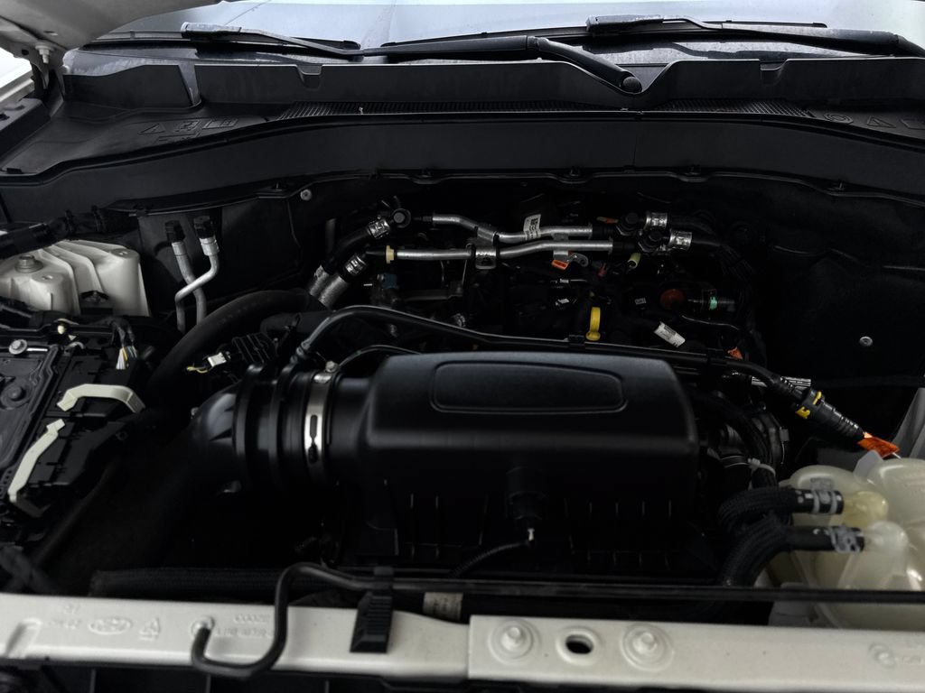 Used 2022 Ford Explorer XLT w/ Equipment Group 202A AWD/4WD image 81