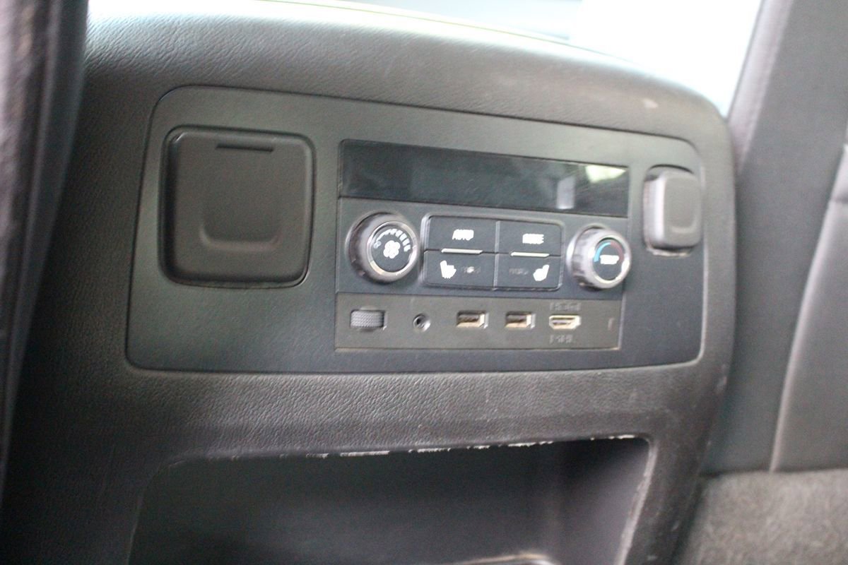 Used 2019 Chevrolet Tahoe Premier AWD/4WD image 13