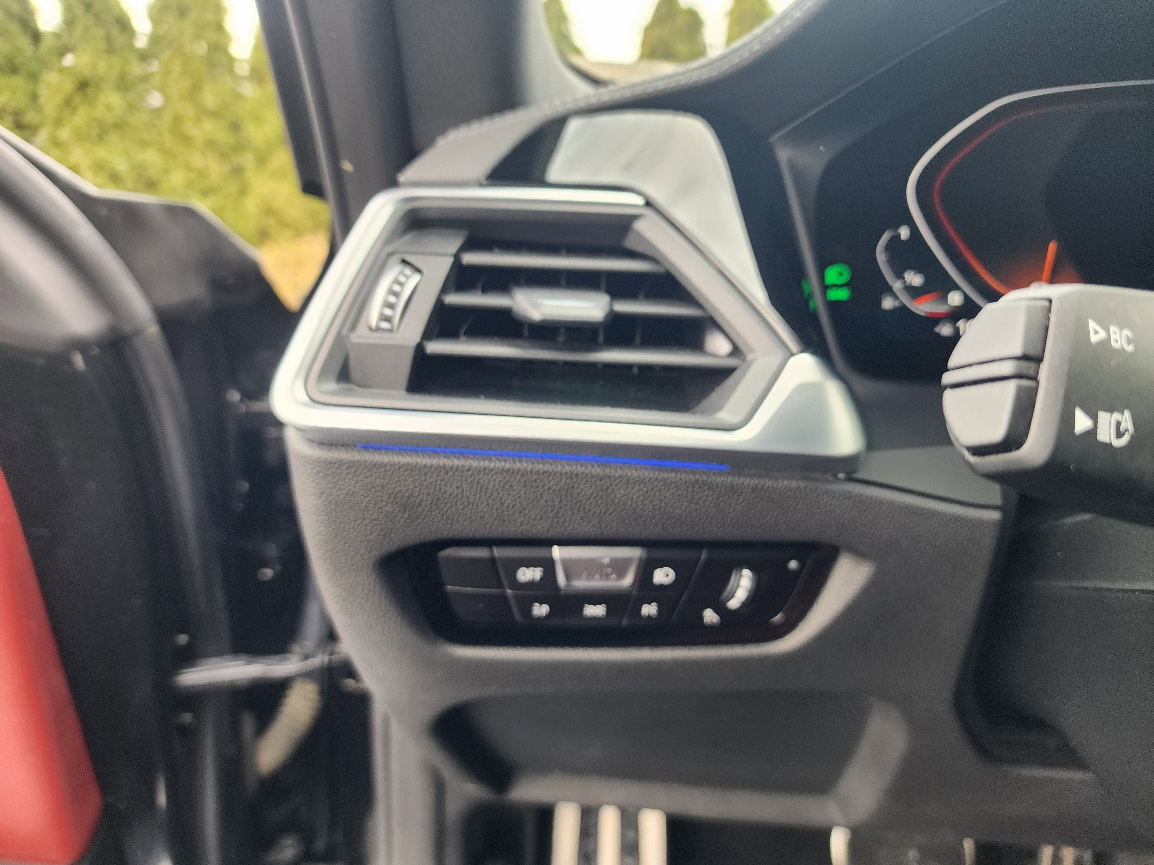 Used 2022 BMW M440i Convertible w/ Premium Package image 22