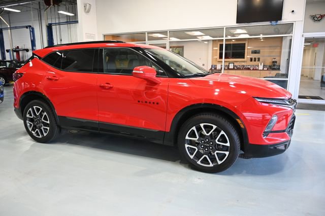 Used 2024 Chevrolet Blazer RS w/ Enhanced Convenience Package image 4