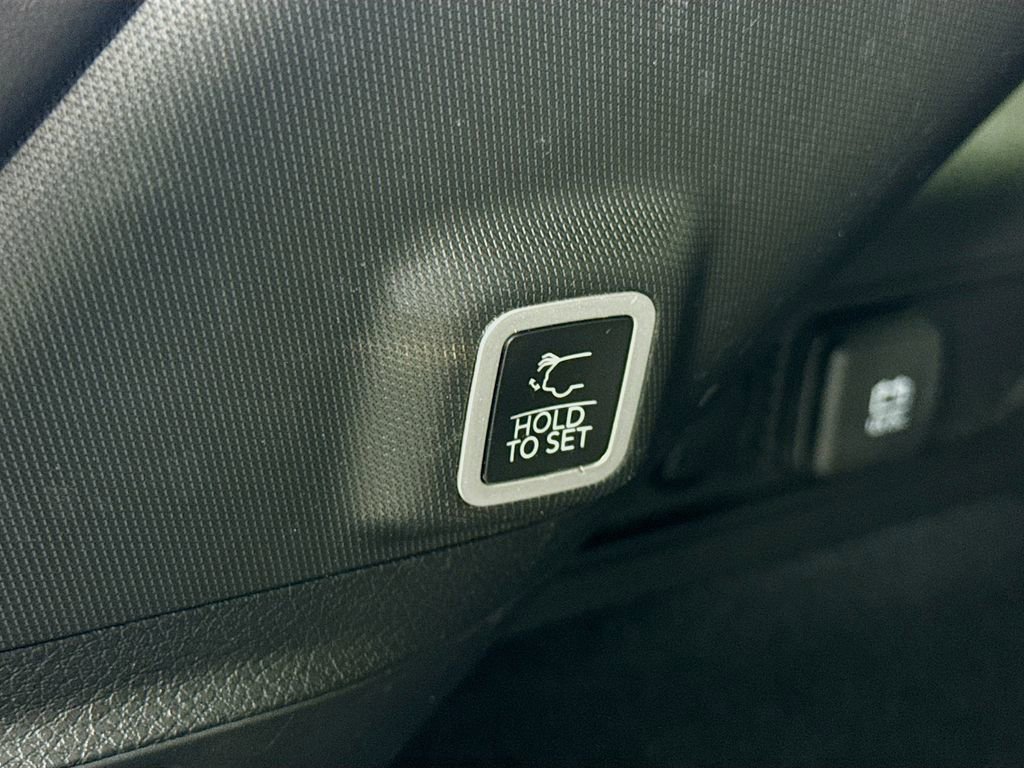 Used 2022 Jeep Grand Cherokee Overland image 32