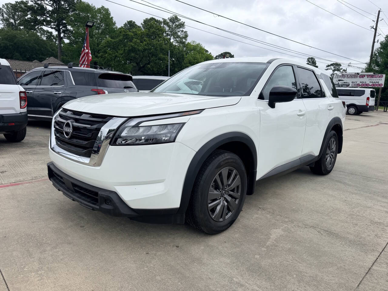 Used 2025 Nissan Pathfinder S FWD image 13