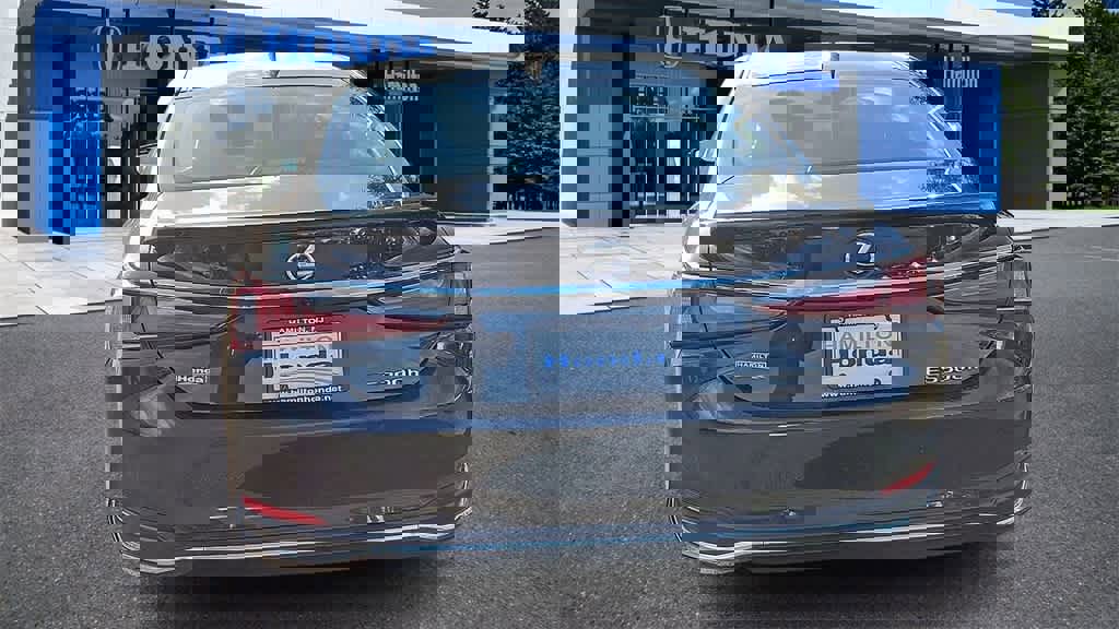 Used 2023 Lexus ES 300h w/ Premium Package image 7