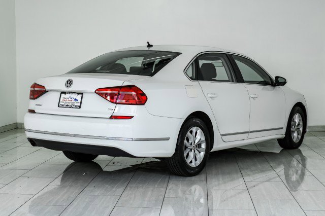 Used 2016 Volkswagen Passat 1.8T S w/ Lighting Package (P06) image 6