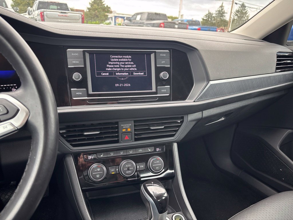 Used 2024 Volkswagen Jetta SE FWD image 10