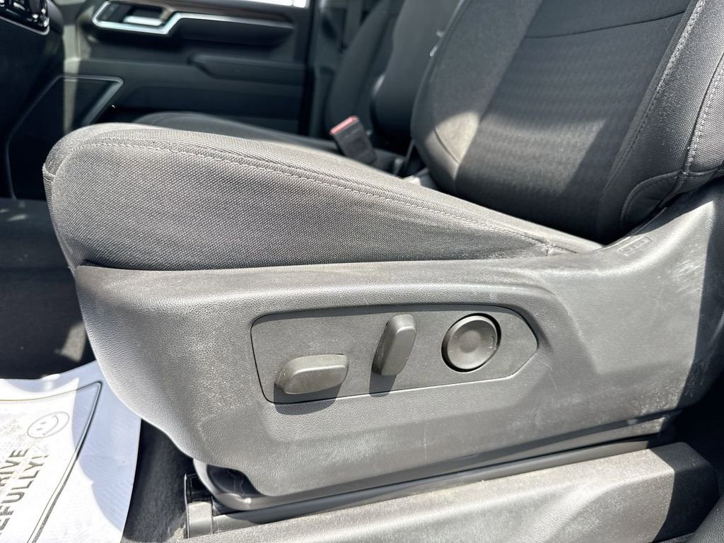 Used 2025 Chevrolet Silverado 2500 LT AWD/4WD image 12