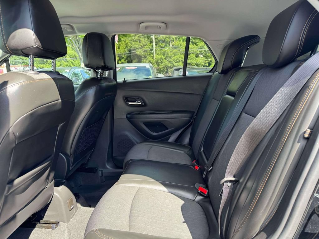 Used 2018 Chevrolet Trax LT w/ Redline Edition AWD/4WD image 12