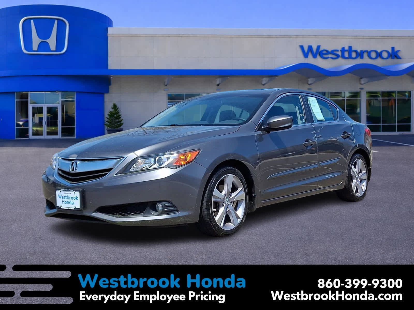Used 2013 Acura ILX w/ Technology Package FWD image 1