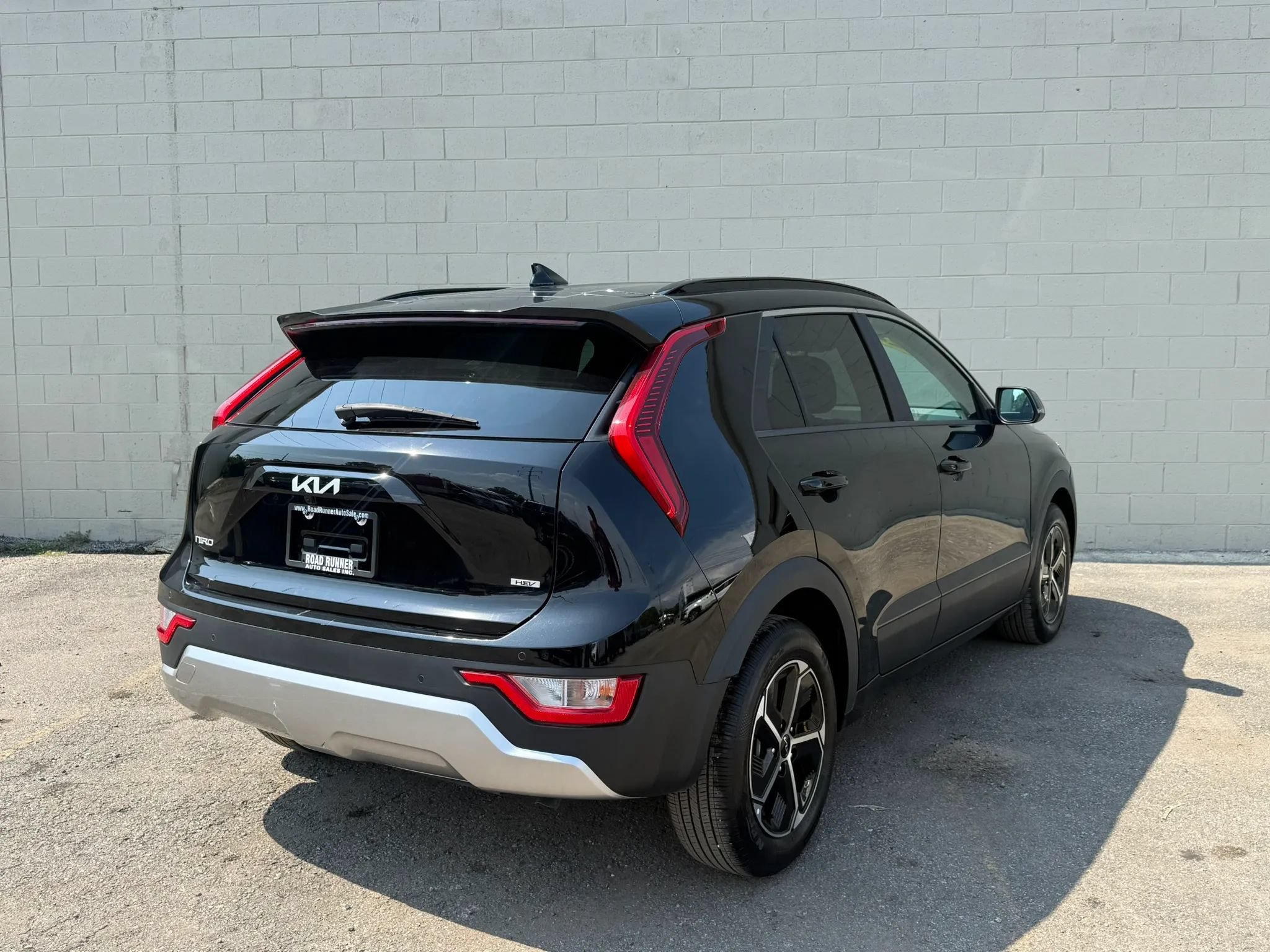 Used 2024 Kia Niro EX FWD image 7