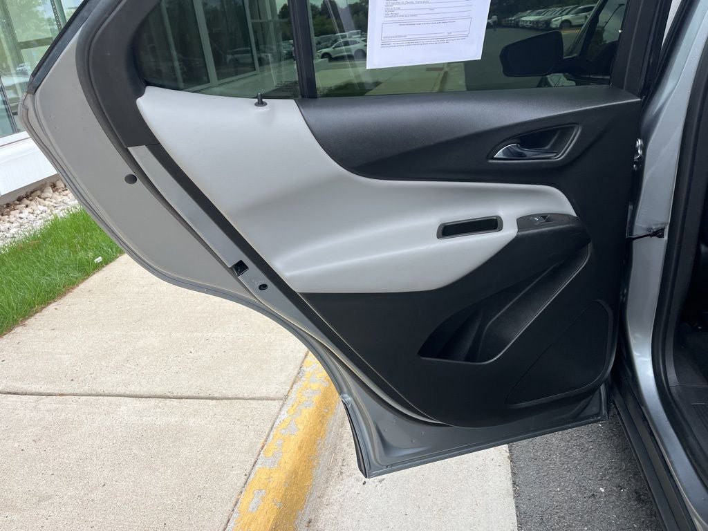Used 2023 Chevrolet Equinox LS FWD image 18
