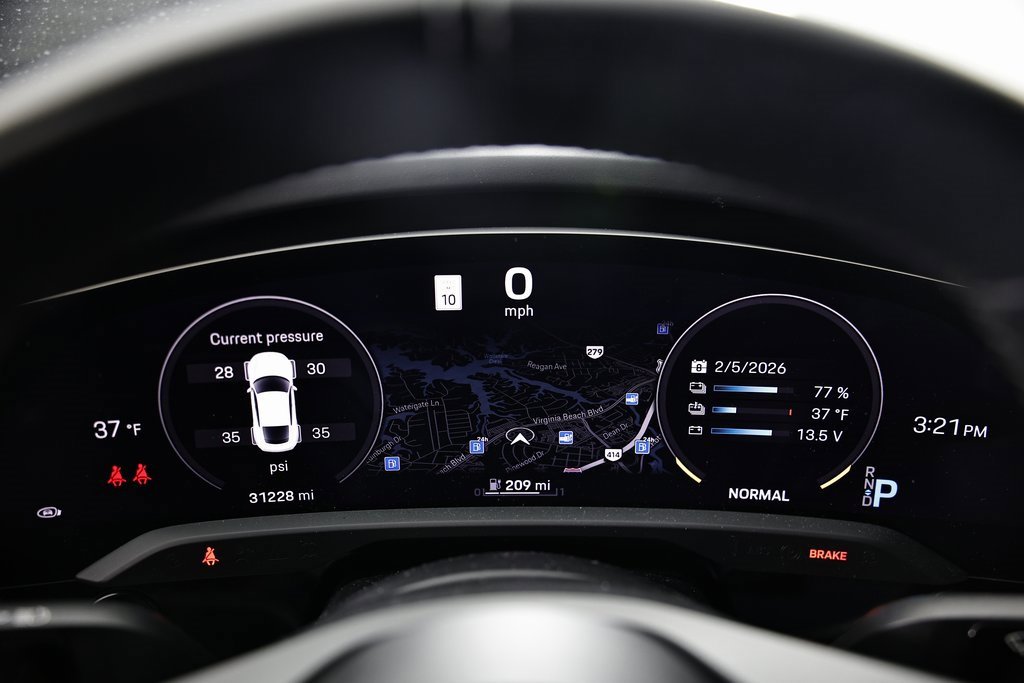 Certified 2024 Porsche Taycan image 32