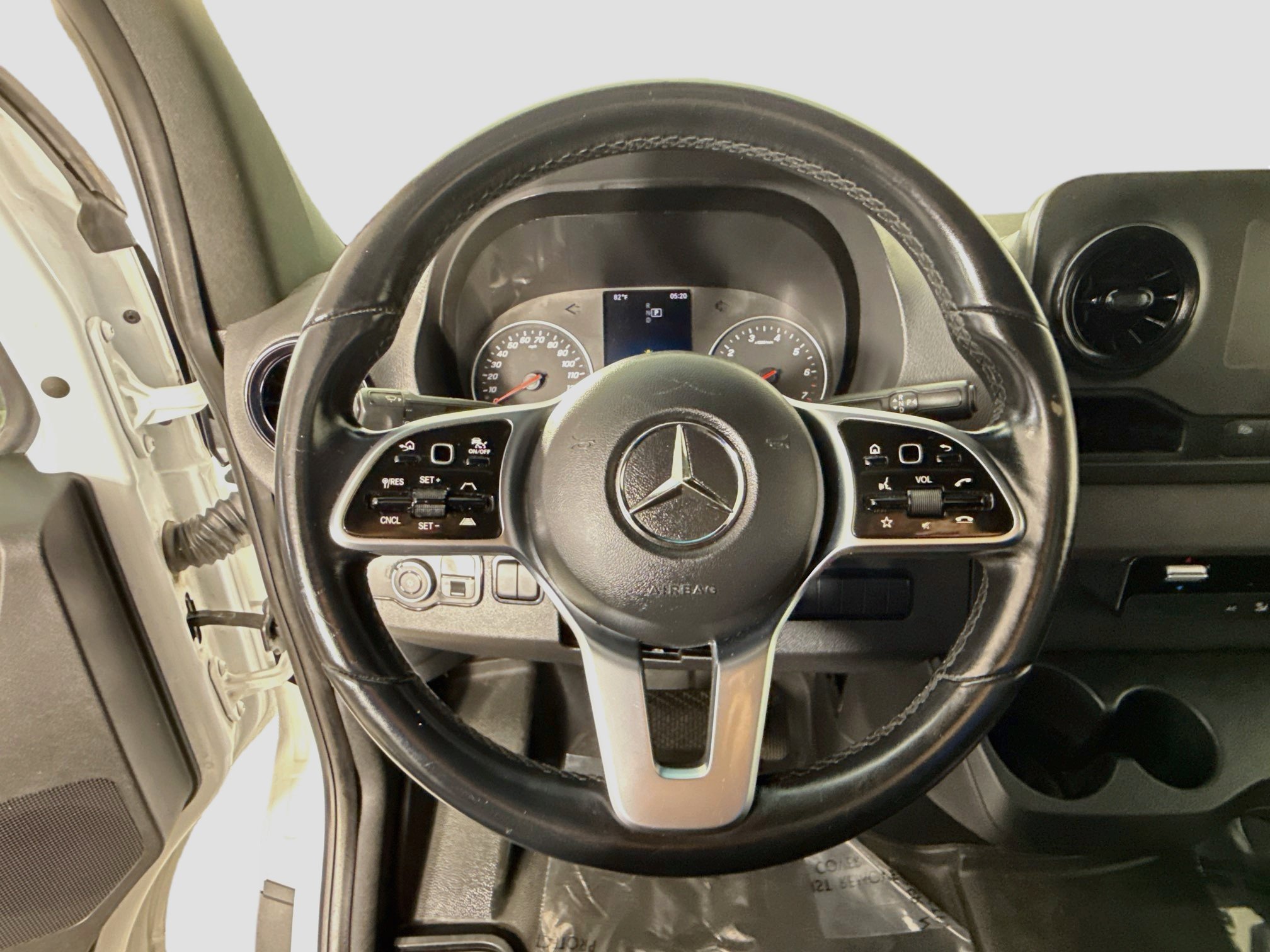 Used 2022 Mercedes-Benz Sprinter 1500 image 13