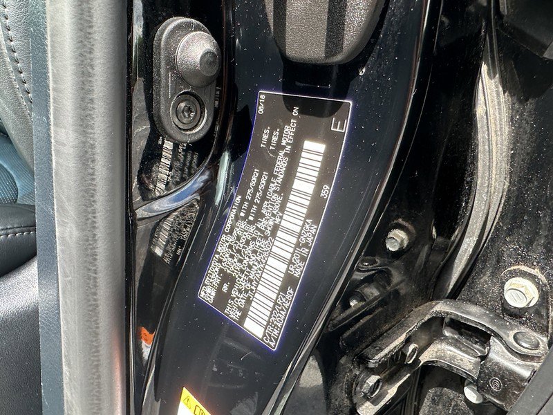 Used 2019 Lexus LX 570 4WD w/ Luxury Package image 28