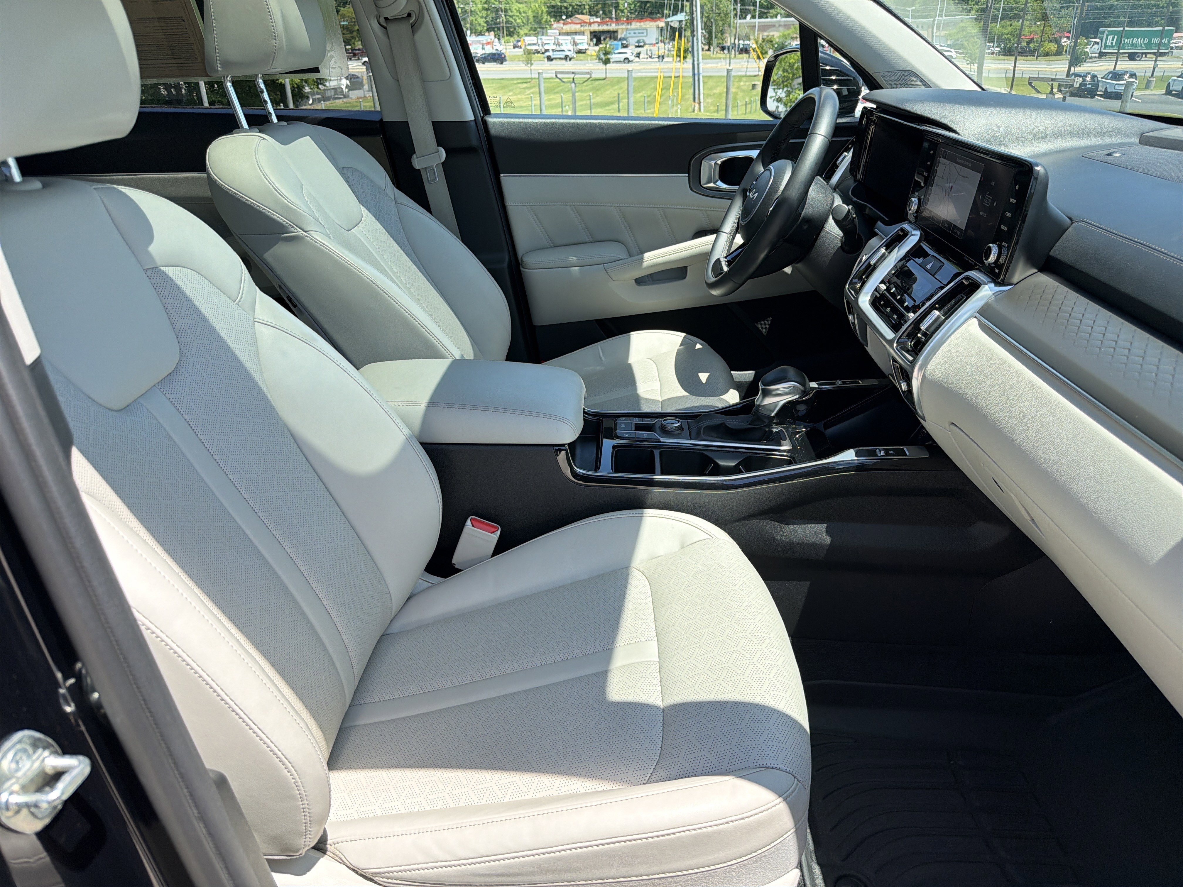 Used 2023 Kia Sorento SX AWD/4WD image 30