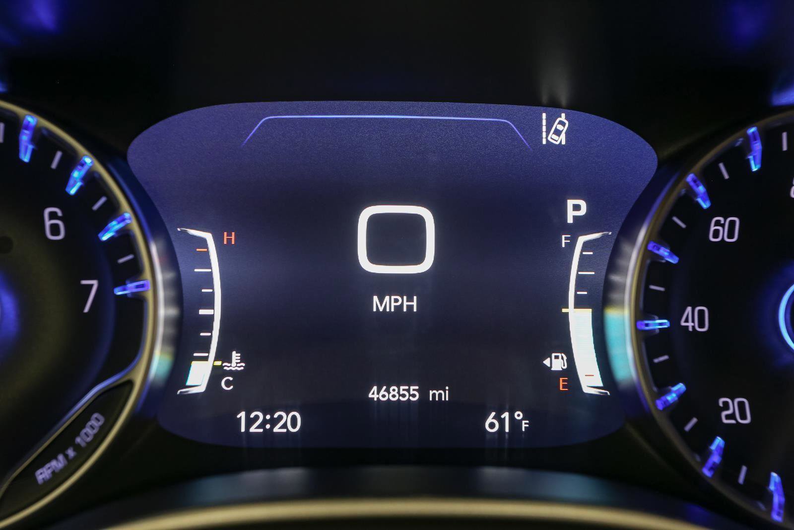 Used 2025 Chrysler Pacifica Select image 41