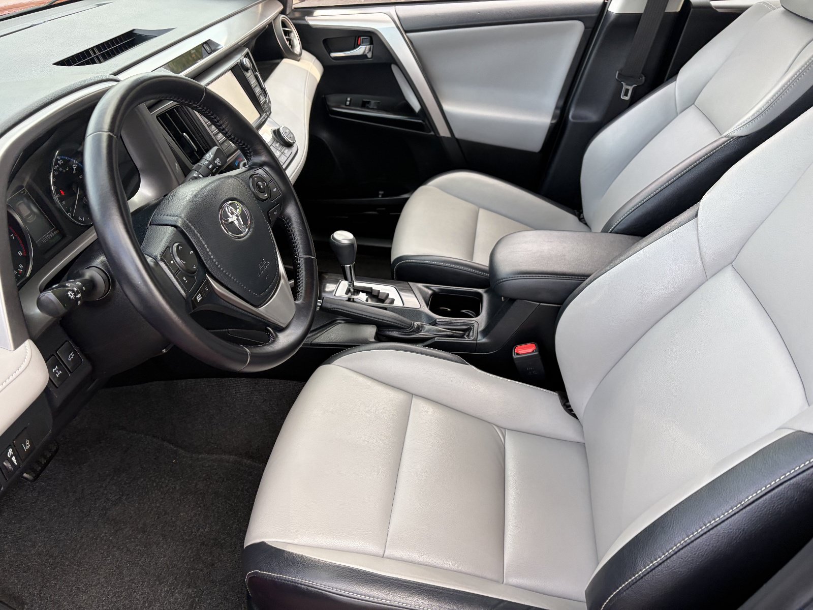 Used 2016 Toyota RAV4 Limited AWD/4WD image 19