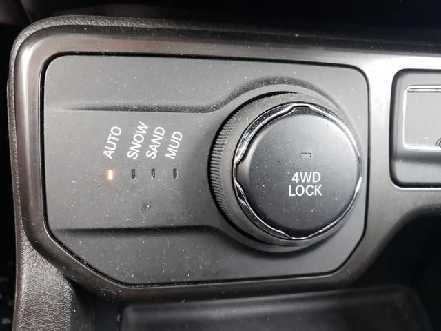 Used 2023 Jeep Renegade Limited w/ Sun/Sound Group AWD/4WD image 21