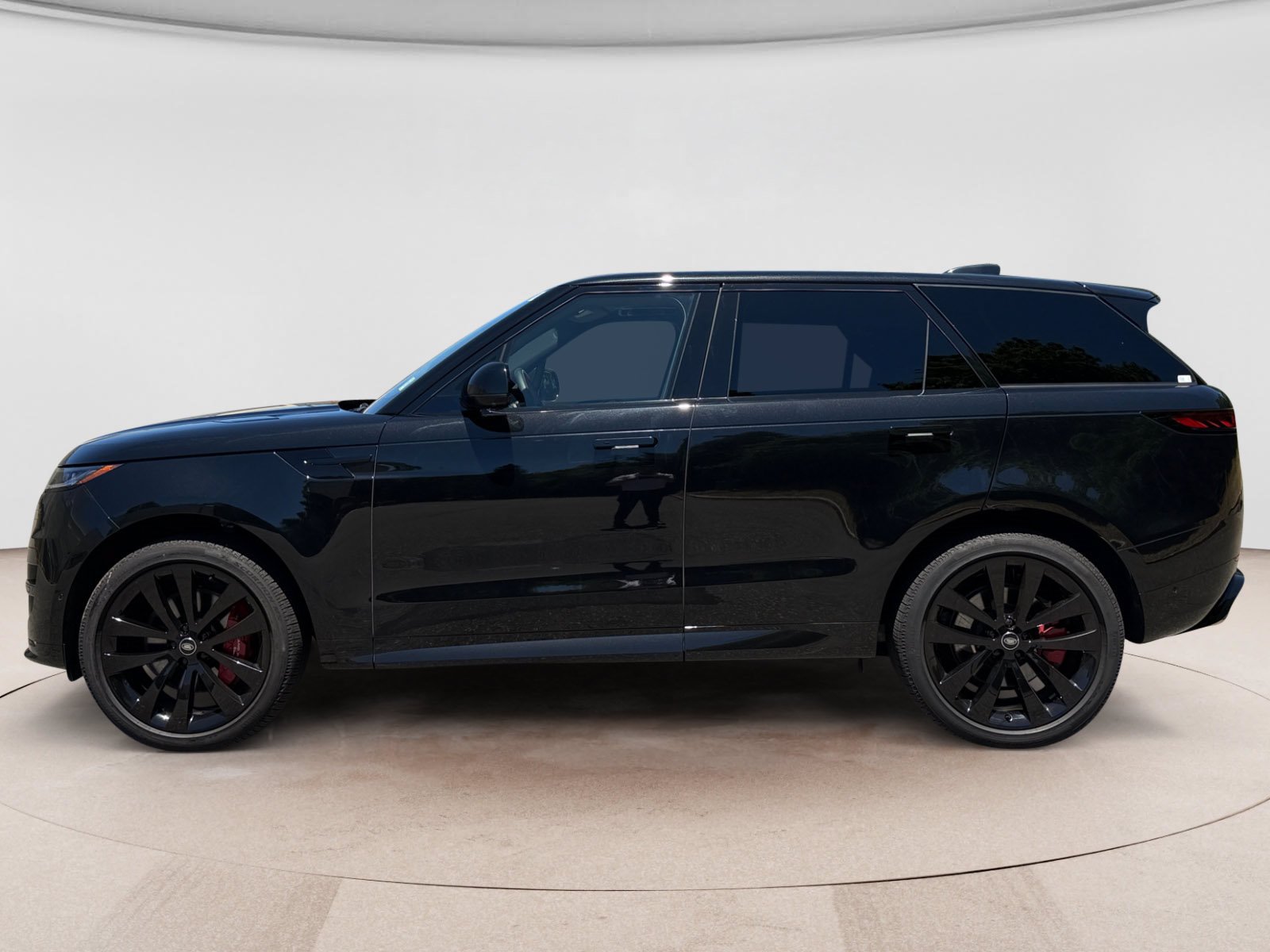 Used 2025 Land Rover Range Rover Sport Dynamic SE AWD/4WD image 2