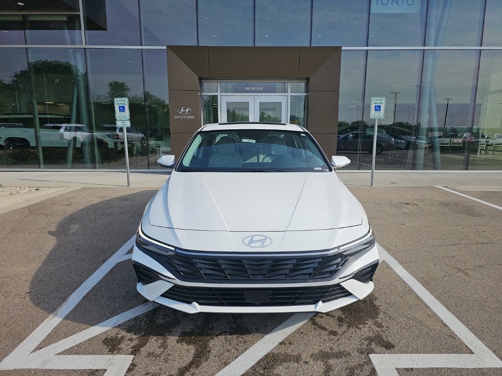 New 2026 Hyundai Elantra Limited FWD image 8