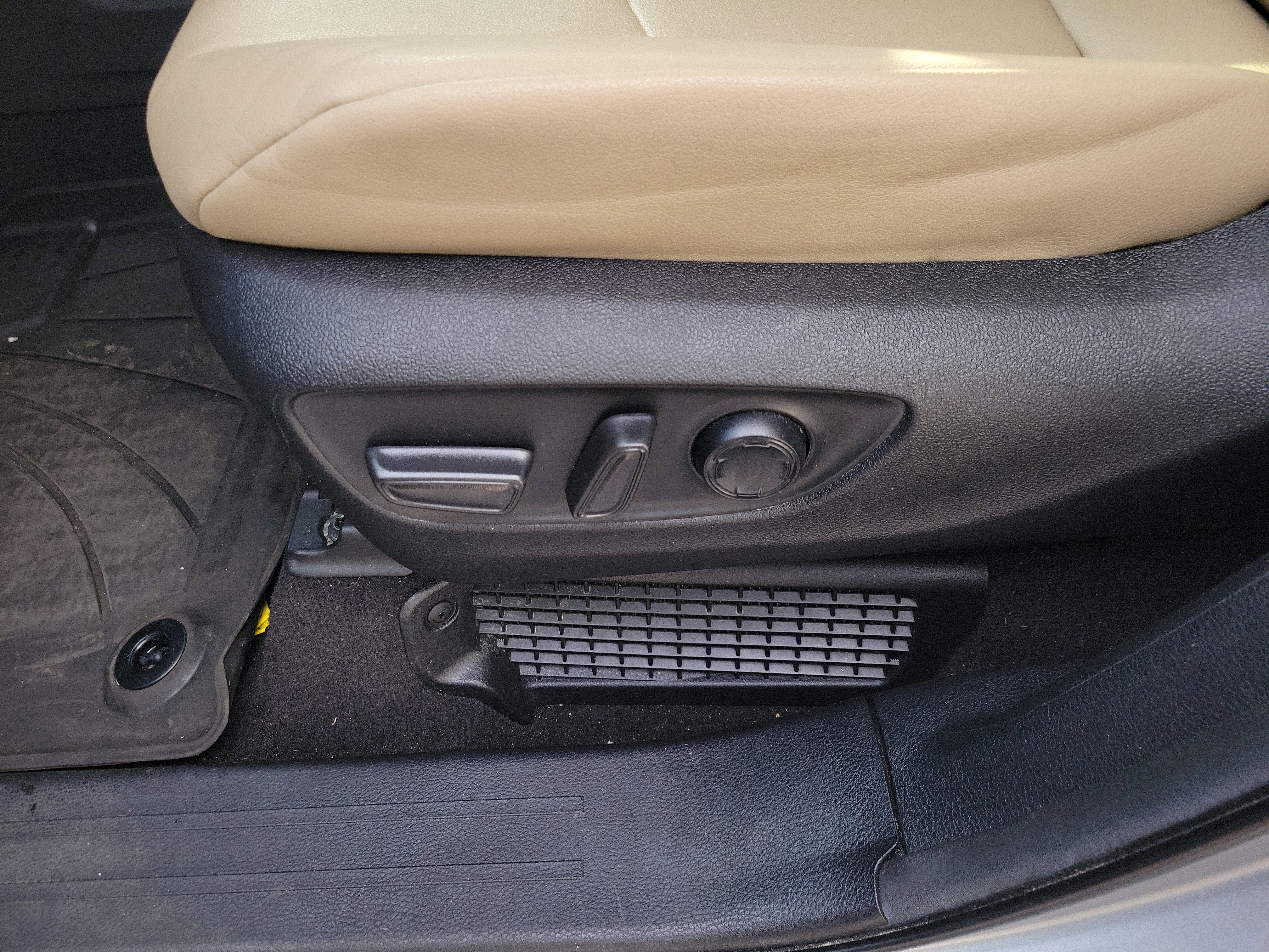 Certified 2024 Toyota Sienna XLE image 14