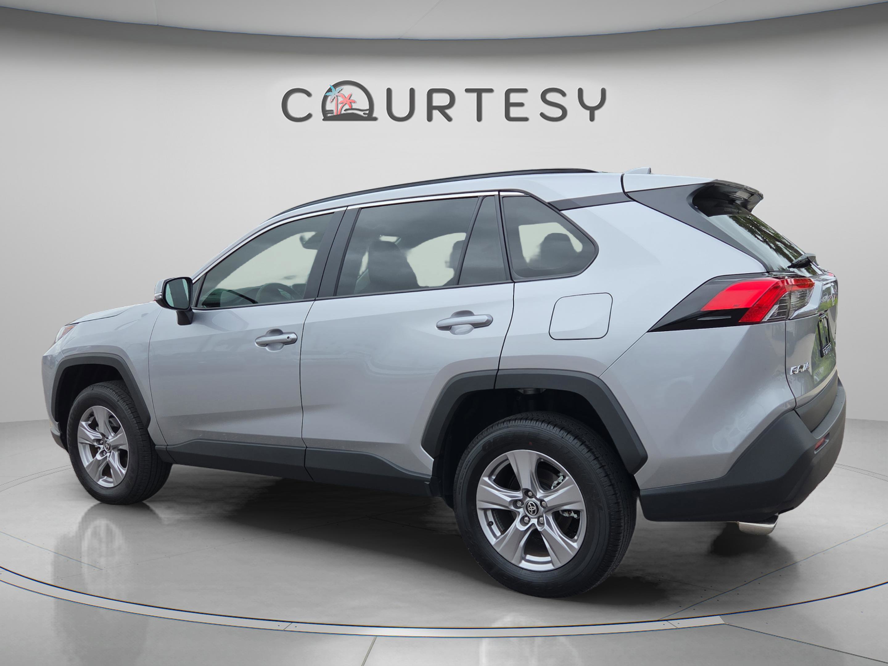 Certified 2025 Toyota RAV4 XLE image 3