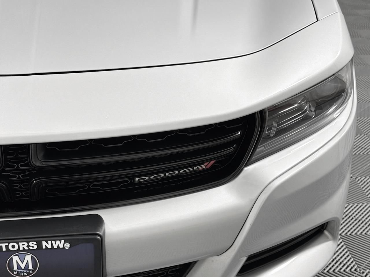Used 2023 Dodge Charger SXT RWD image 4