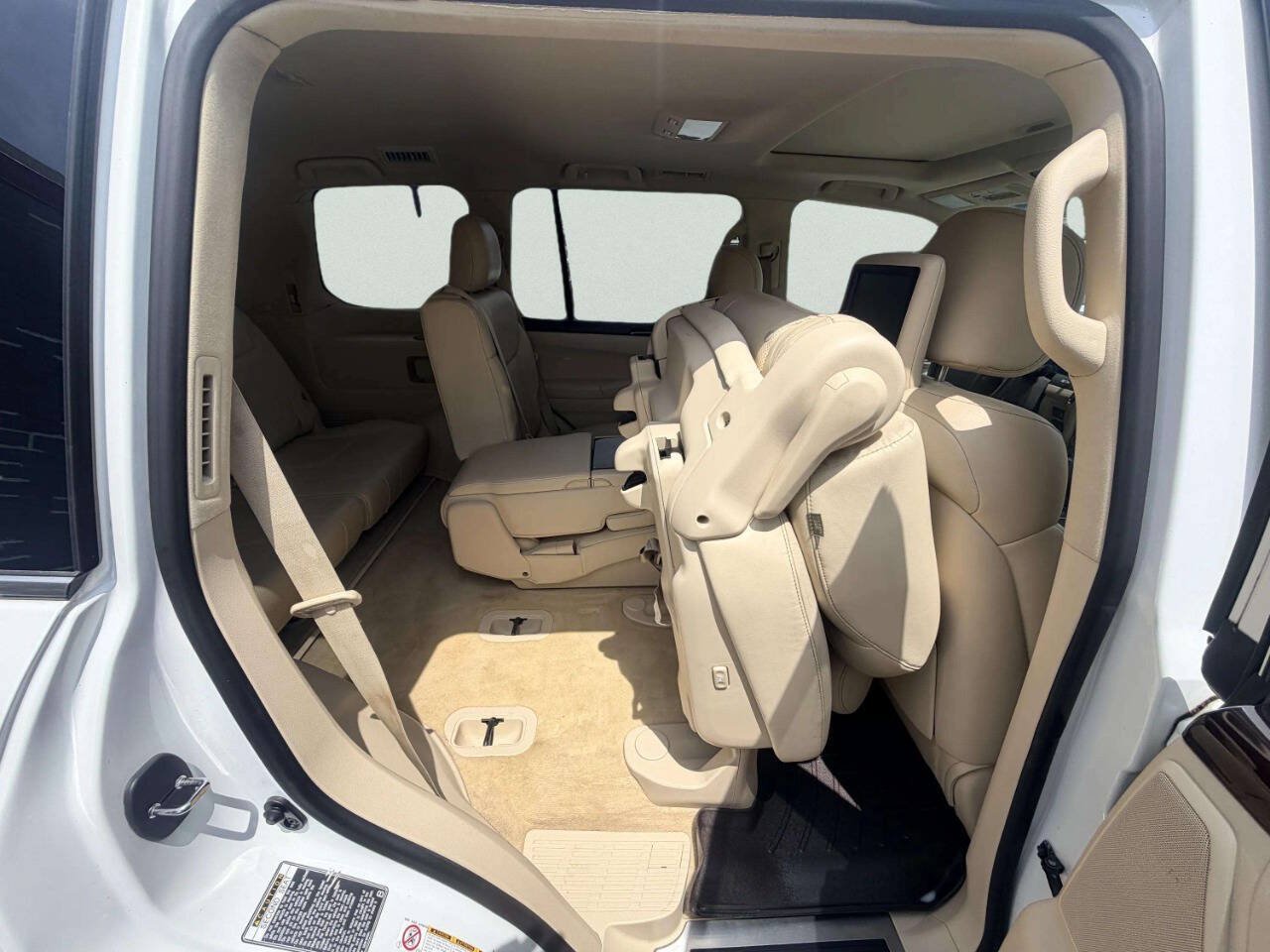 Used 2013 Lexus LX 570 4WD w/ Luxury Pkg image 31