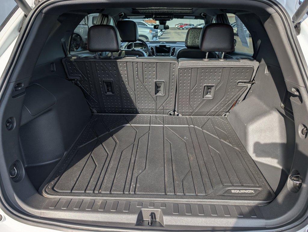 Used 2024 Chevrolet Equinox RS w/ RS Leather Package AWD/4WD image 9
