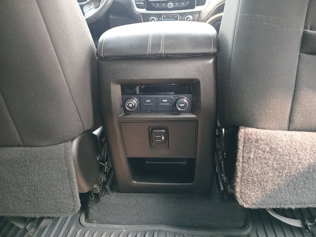Used 2018 Chevrolet Traverse LT FWD image 46