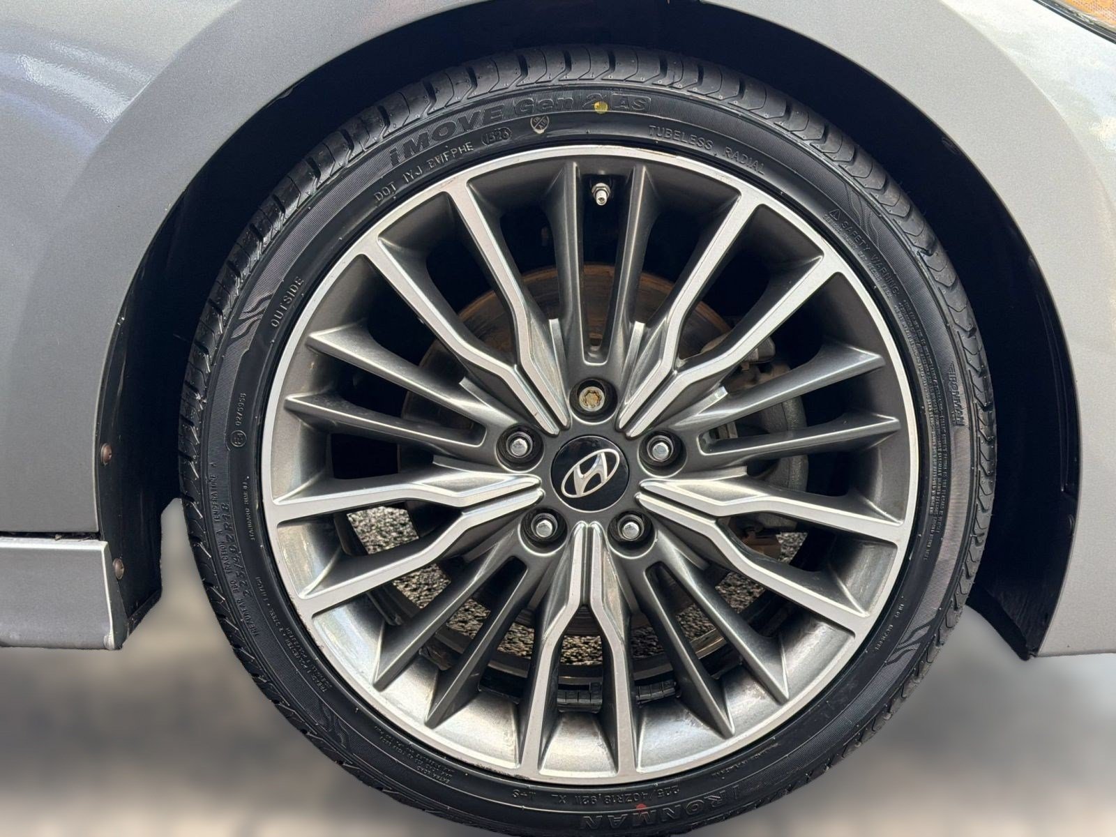 Used 2018 Hyundai Elantra Sport w/ Sport Premium Package 03 FWD image 13
