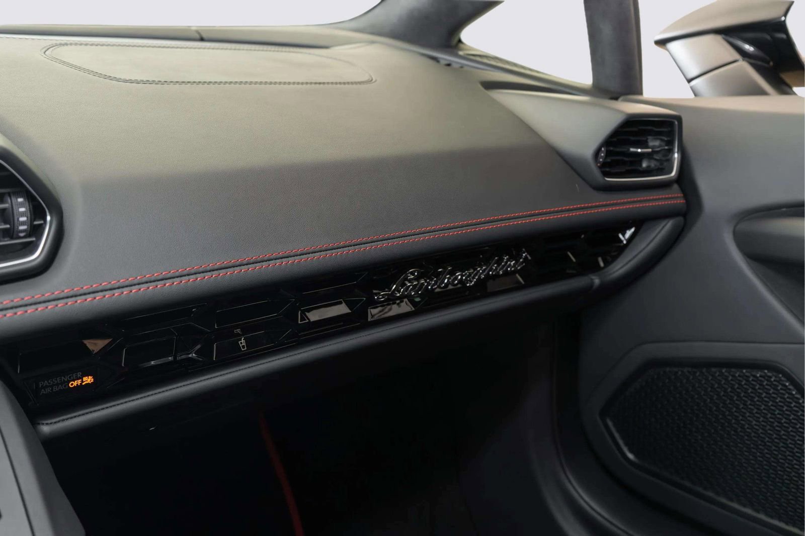 Used 2023 Lamborghini Huracan EVO RWD image 41