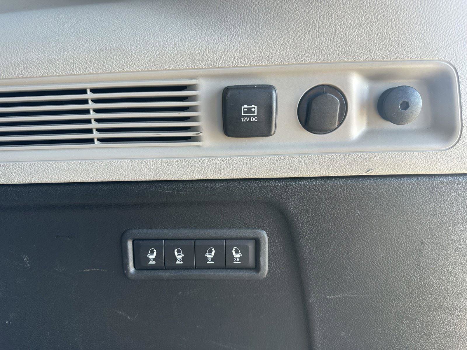 Used 2024 Jeep Wagoneer L Series II image 27