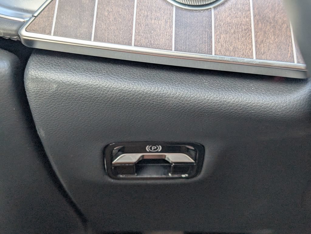 Used 2025 Mercedes-Benz E 350 4MATIC Sedan image 20