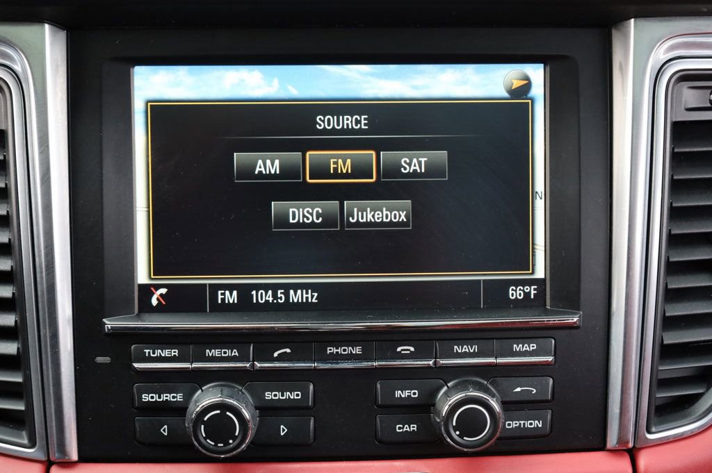 Used 2015 Porsche Macan Turbo image 39