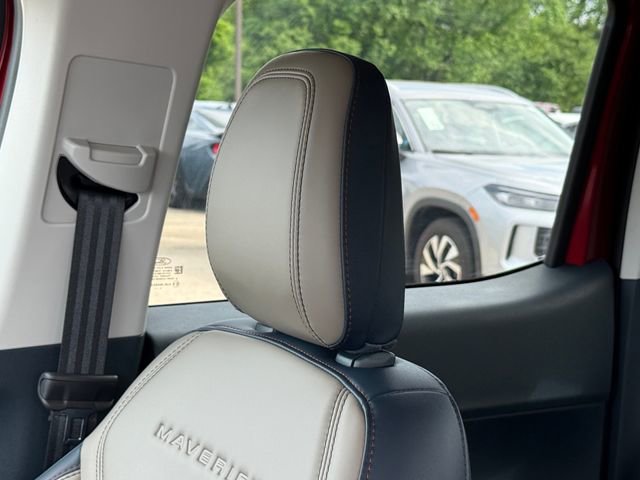 Used 2025 Ford Maverick Lariat w/ 4K Tow Package image 11