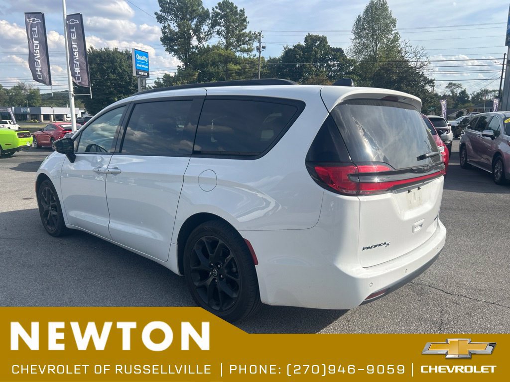Used 2025 Chrysler Pacifica Limited FWD image 13