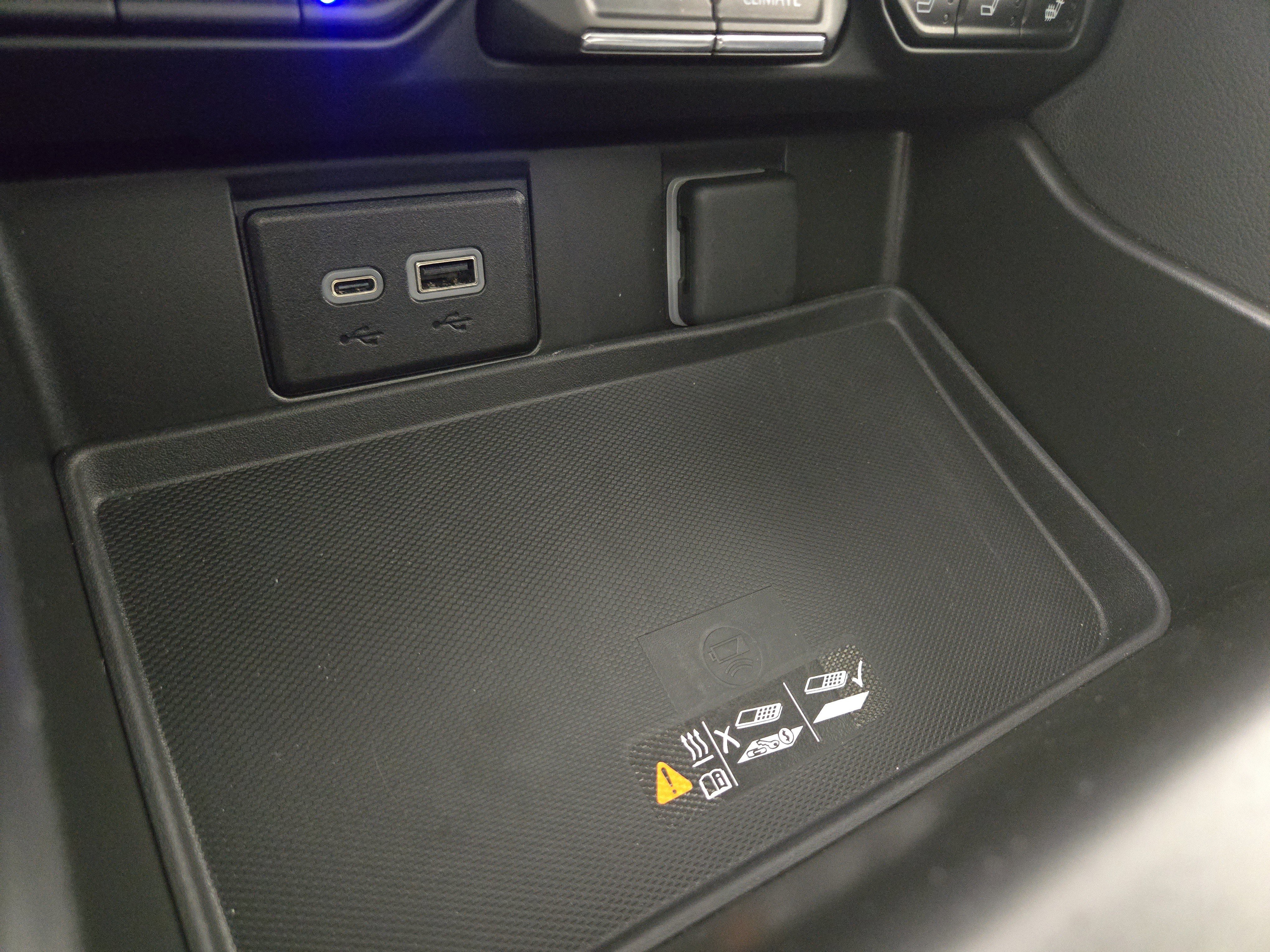 Certified 2024 Chevrolet Tahoe High Country AWD/4WD image 29