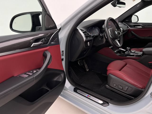 Certified 2025 BMW X4 M40i w/ Premium Package AWD/4WD image 11
