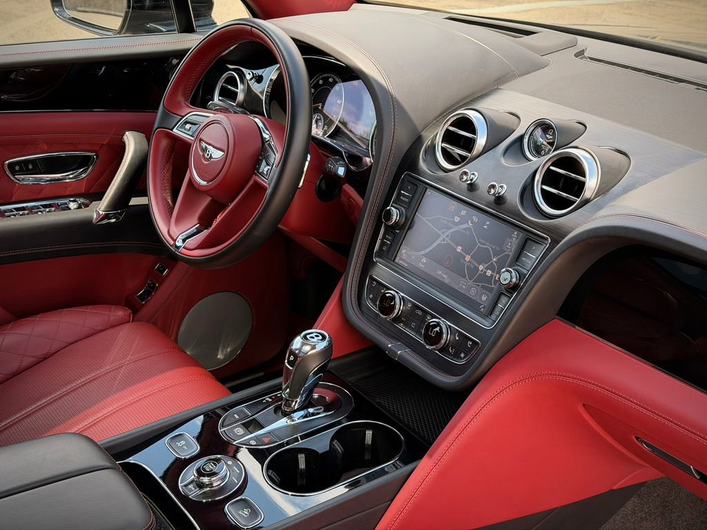Used 2019 Bentley Bentayga AWD/4WD image 29