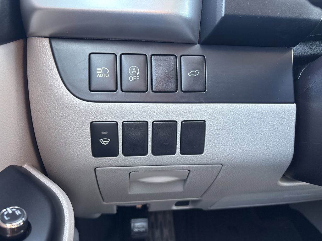 Used 2017 Toyota Highlander XLE w/ Carpet Mat Package AWD/4WD image 31