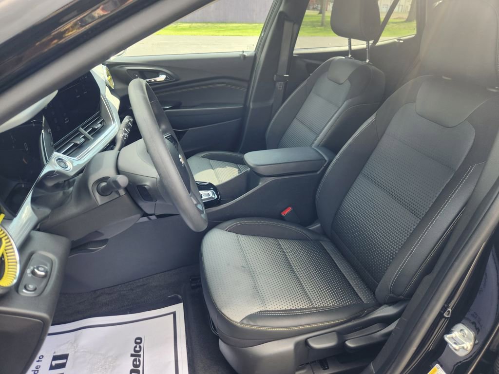 Used 2026 Chevrolet Trax LT FWD image 23