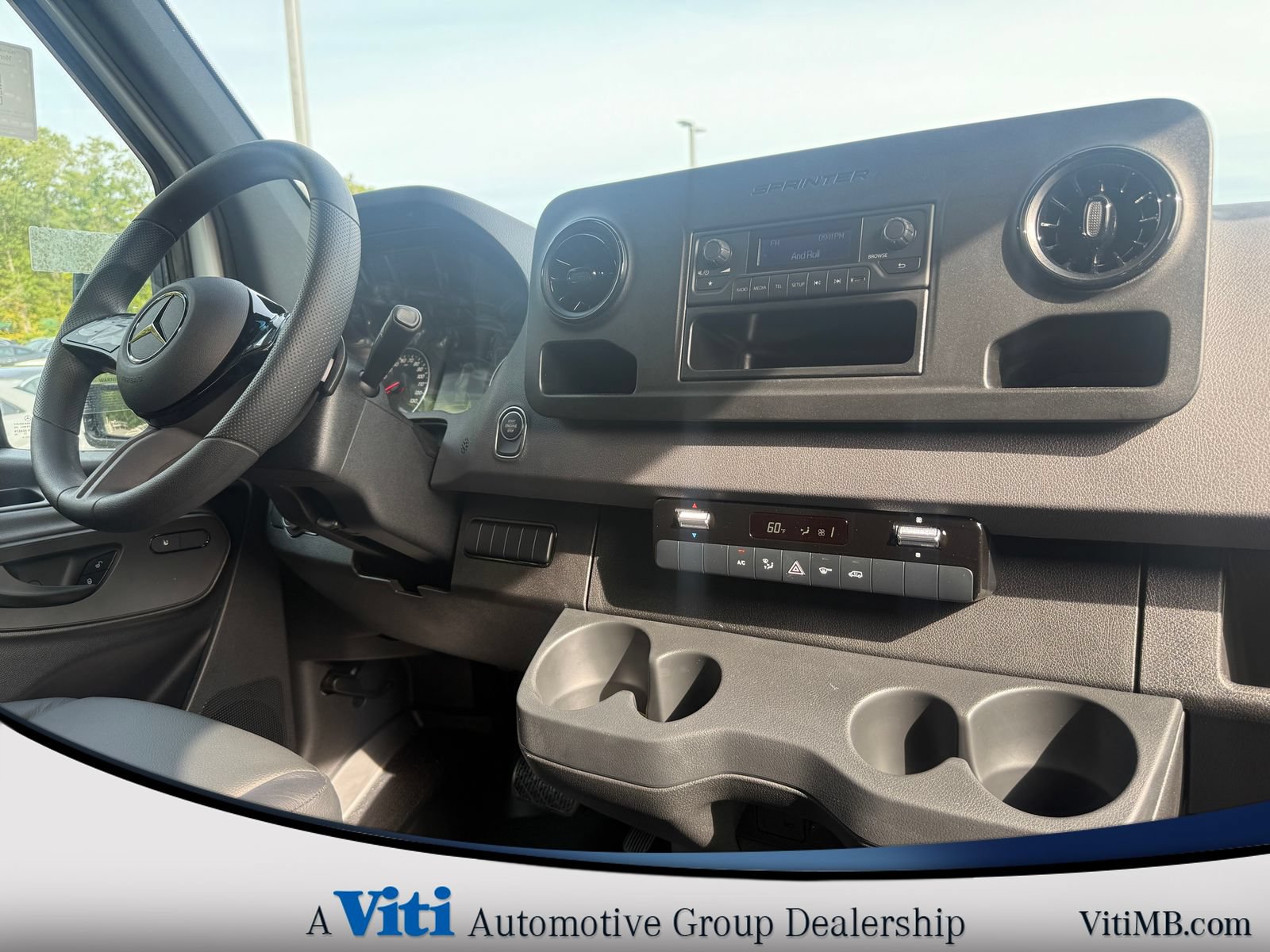 Used 2025 Mercedes-Benz Sprinter 2500 image 2