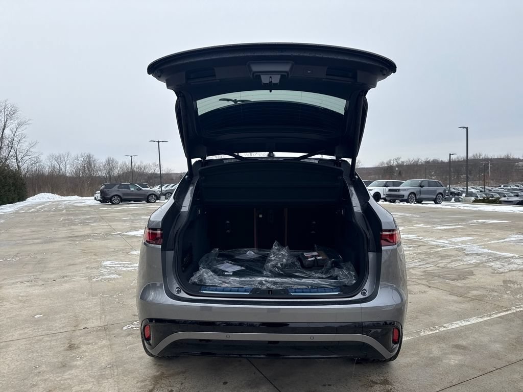 Used 2026 Jaguar F-PACE R-Dynamic S AWD/4WD image 9