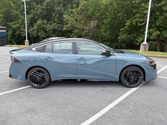 New 2027 Nissan Sentra SR w/ SR Premium Package FWD image 9