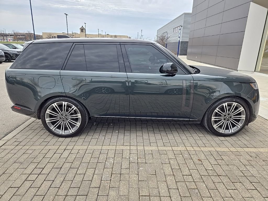 Used 2023 Land Rover Range Rover SE image 4