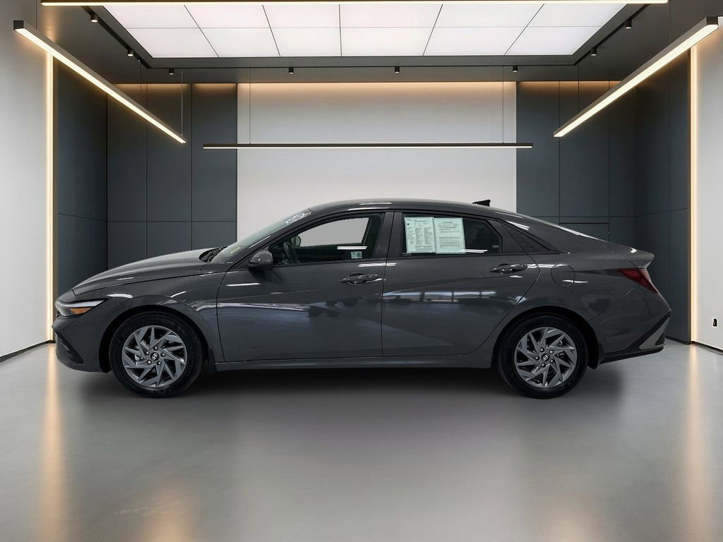 Certified 2024 Hyundai Elantra SEL image 2