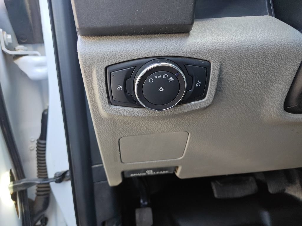Used 2017 Ford F550 2WD Regular Cab Super Duty image 14