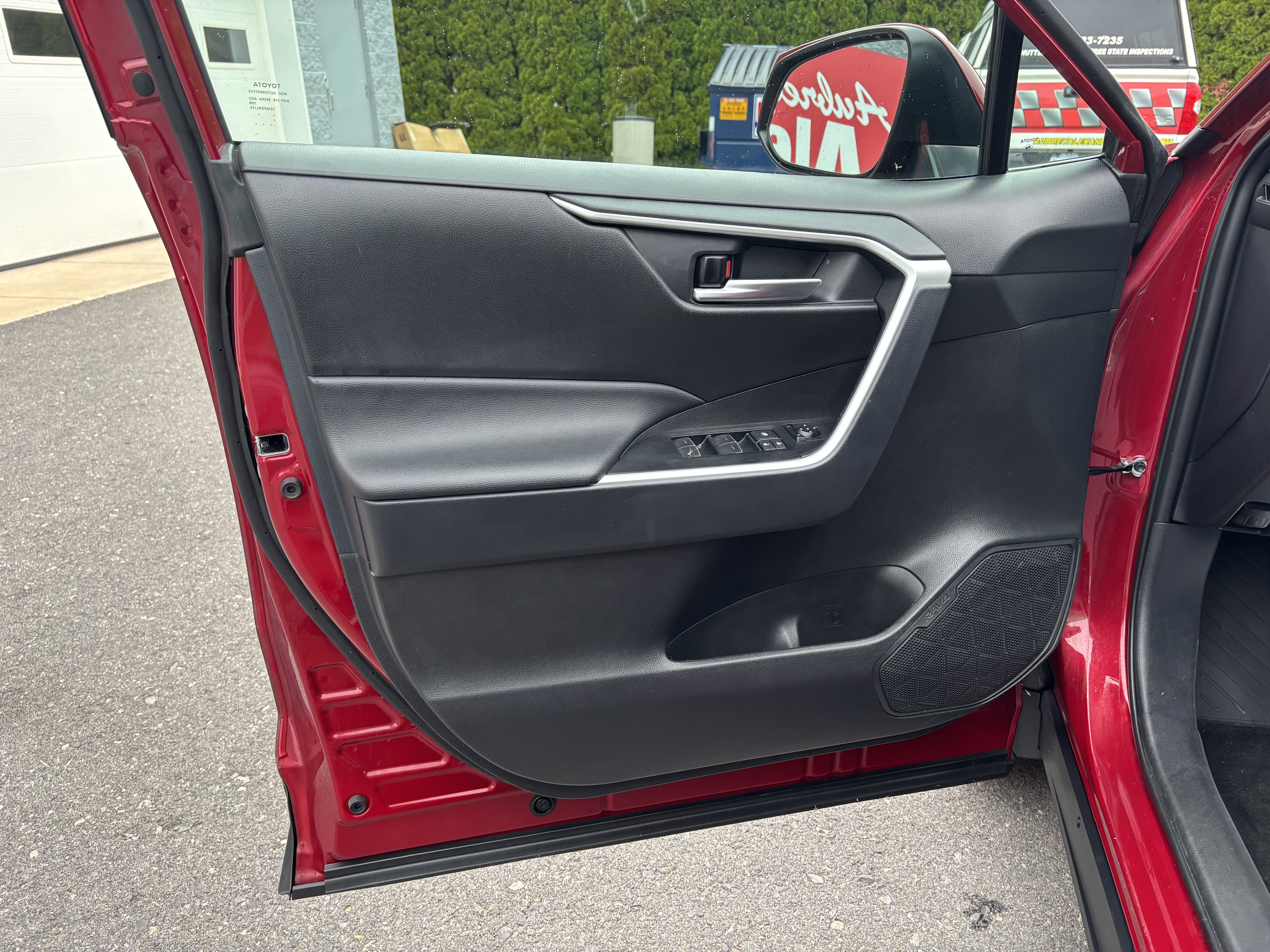 Certified 2025 Toyota RAV4 XLE AWD/4WD image 16